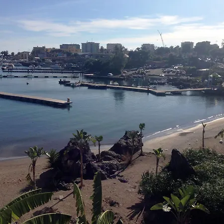 Baia Di Ognina * Aeroporto di Catania Fontana Rossa