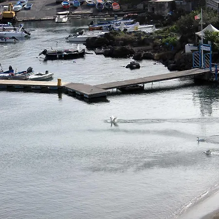 Baia Di Ognina Aeroporto di Catania Fontana Rossa