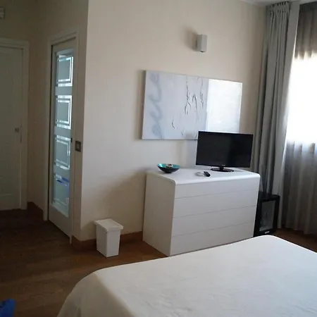 Baia Di Ognina Bed & Breakfast 4*