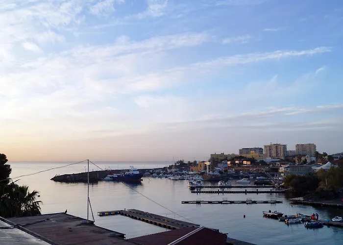 Oda ve Kahvaltı Baia Di Ognina 4*