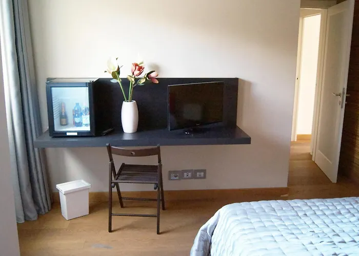 Baia Di Ognina Katanya